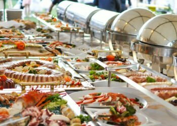 Worried approximately eating in Indian Railways trains and stations? 8 steps taken to ensure hygienic, exact exceptional meals