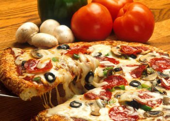 A hungry youngster known as 911, so police officers brought him a pizza