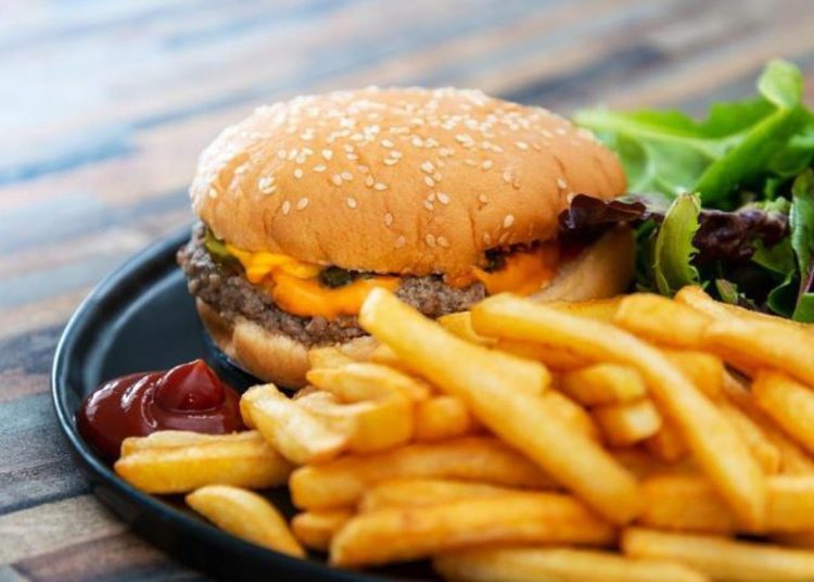 Read this and you would not want to touch junk food once more!