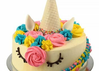 Dollar General Dropped An Exclusive New Little Debbie’s Cake That Shimmers