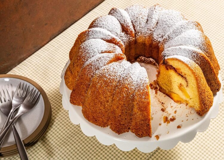 Mouthwatering Apple Dump Cake Recipe From Betty Crocker