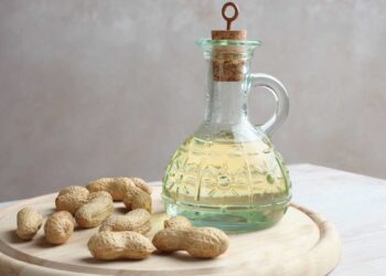 A Complete Overview: Peanut Oil Explained for Beginners